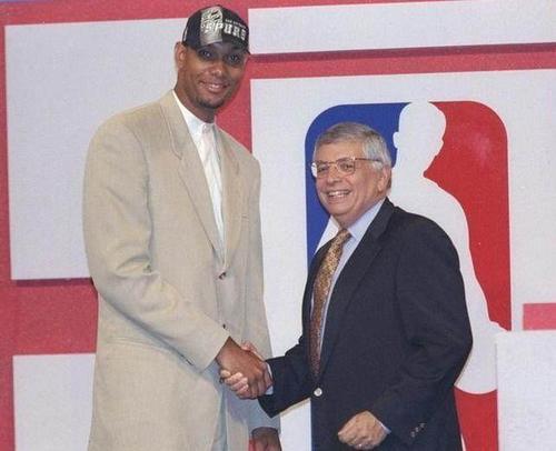 而他的行为 而他的行为